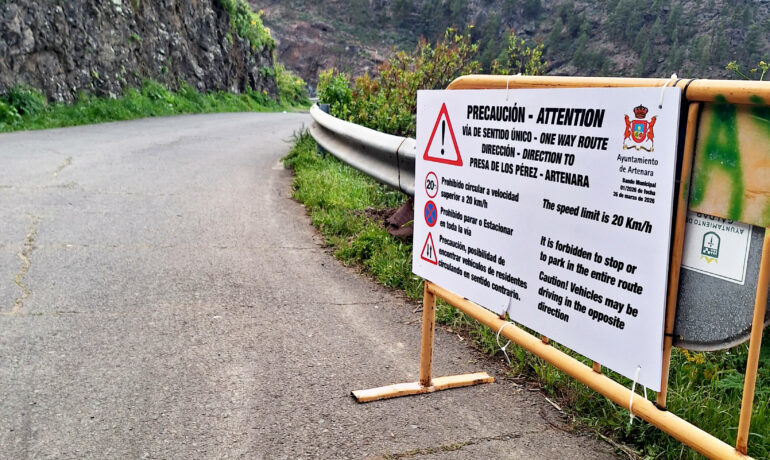 Artenara refuerza las medidas de seguridad en la red viaria municipal