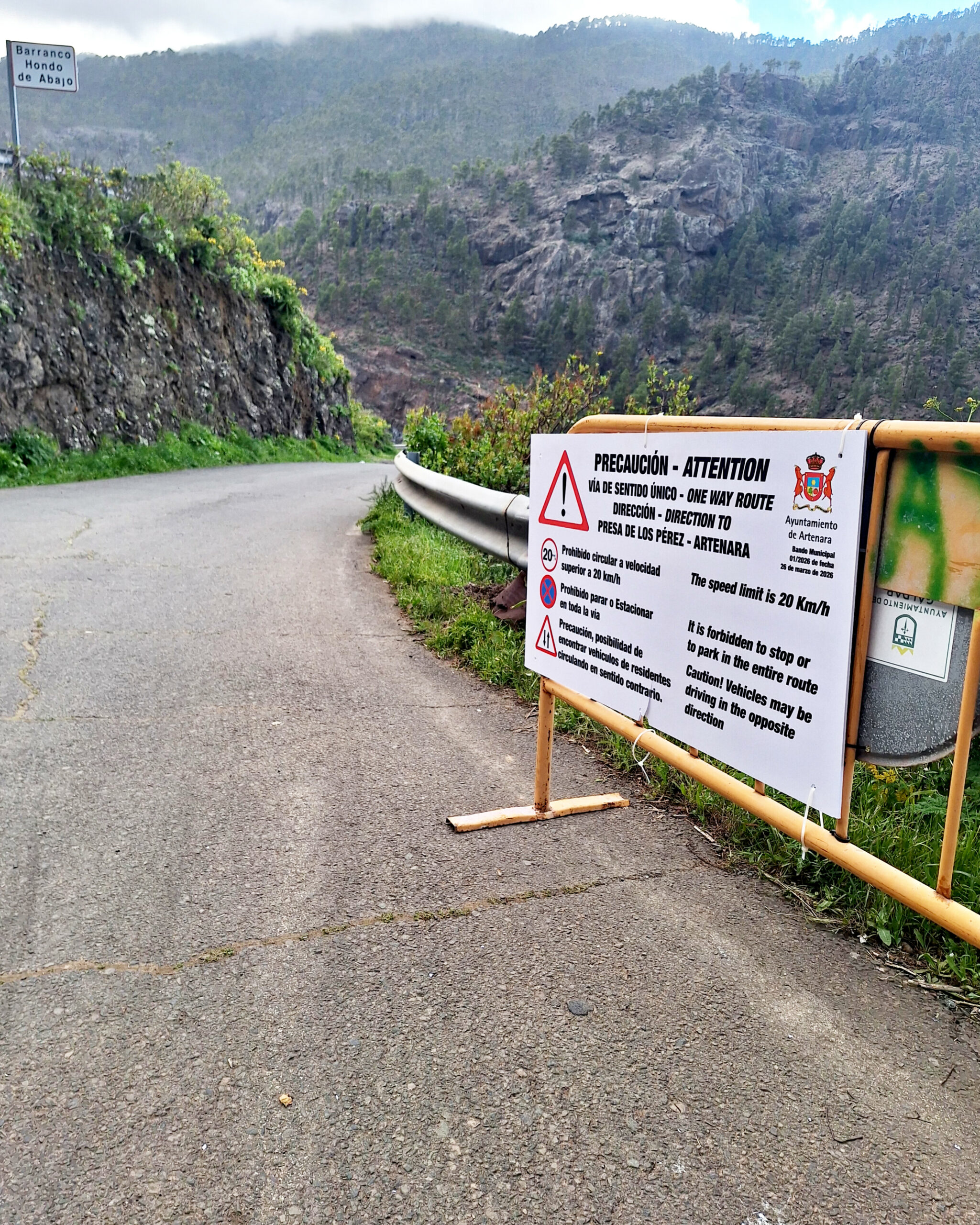 Artenara refuerza las medidas de seguridad en la red viaria municipal